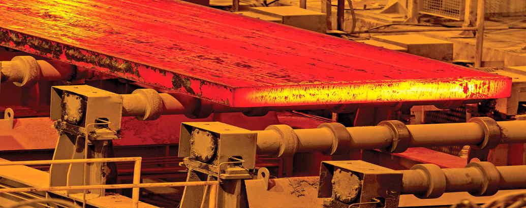 تولید اسلب در کارخانه فولاد هرمزگان نشان داده شده است.